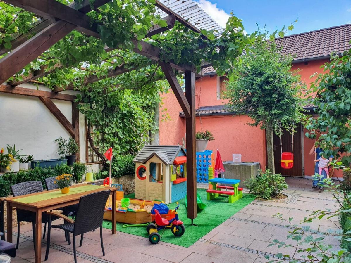 Gasthof Schneiderwirt, Kipfenberg Ot Hirnstetten Exteriör bild