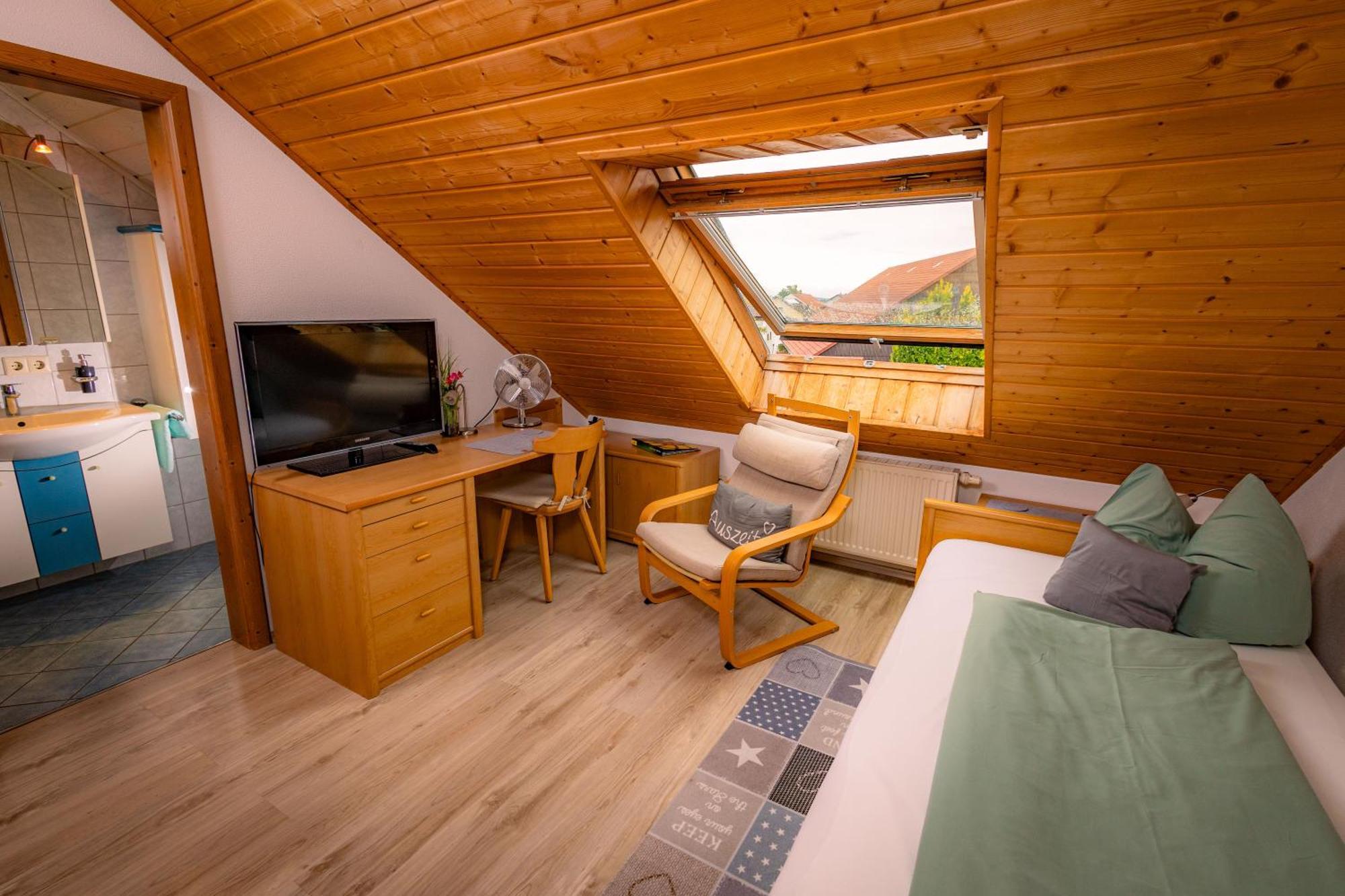 Gasthof Schneiderwirt, Kipfenberg Ot Hirnstetten Exteriör bild