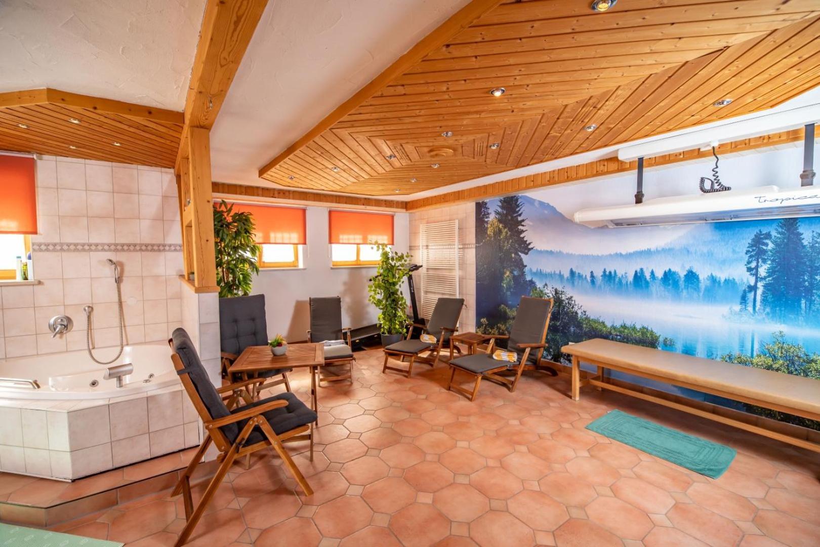 Gasthof Schneiderwirt, Kipfenberg Ot Hirnstetten Exteriör bild